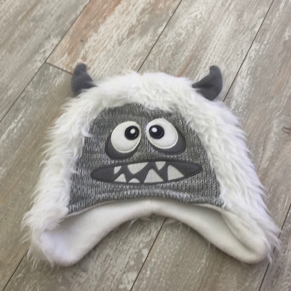 NWOT Boys yeti hat size 2T-5T